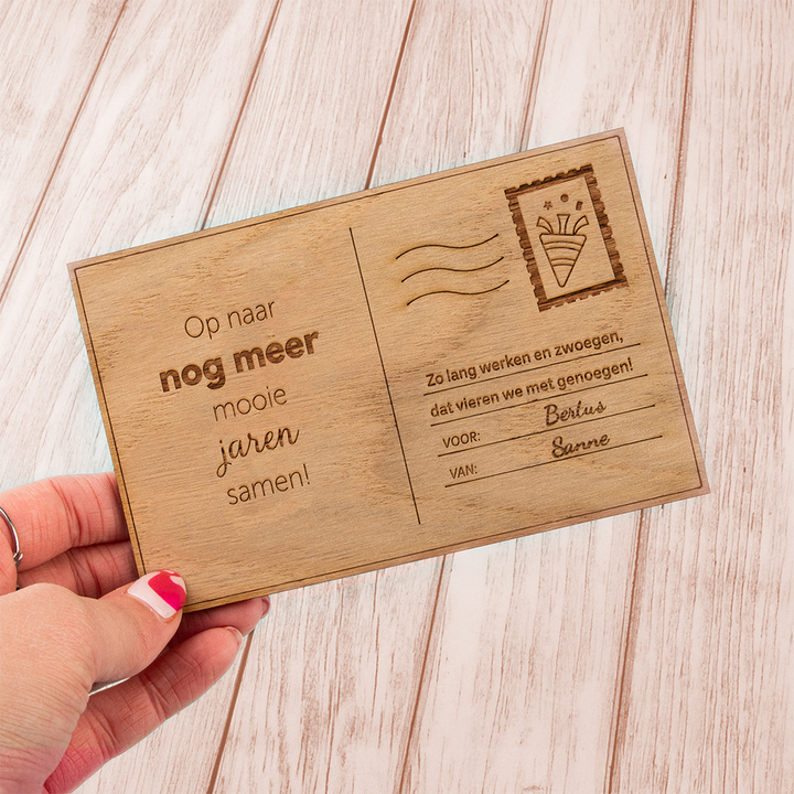 Gegraveerde kaart op hout