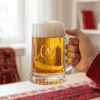 Chope de bière avec initiale