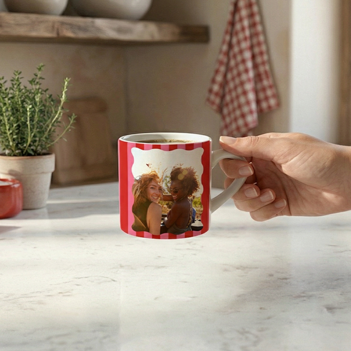 Kleine koffiemok met foto maken