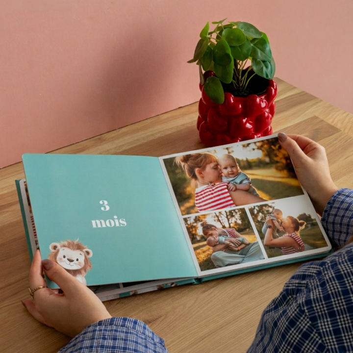 Livre photo bébé ouvert Livre photo bébé ouvert